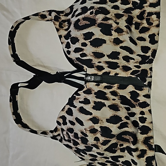 Victoria Secret Sports Bra - Picture 1 of 4